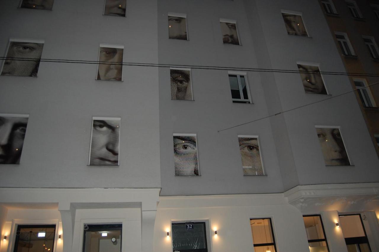 Apollo 2* Wien